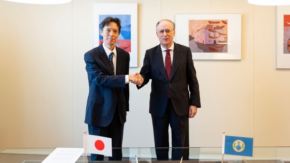 Signing Ceremony Japan-5